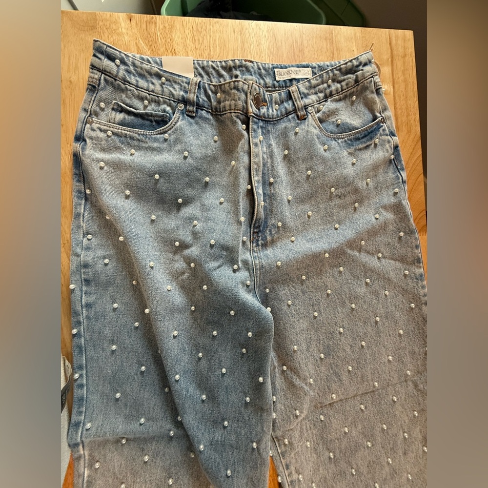 NWT Blank NYC Light Blue Wide Leg Jeans with Pearl Details on front and back - Picture 4 of 12
